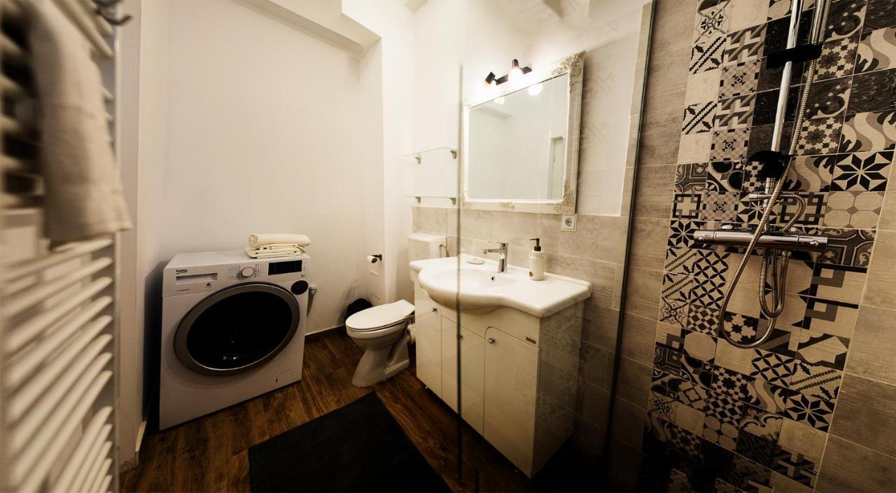 Blajaparthotel ภายนอก รูปภาพ